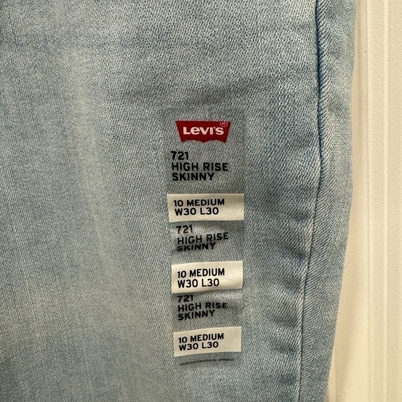 Levi’s Women’s 721 High Rise Skinny - Picture 2 of 4